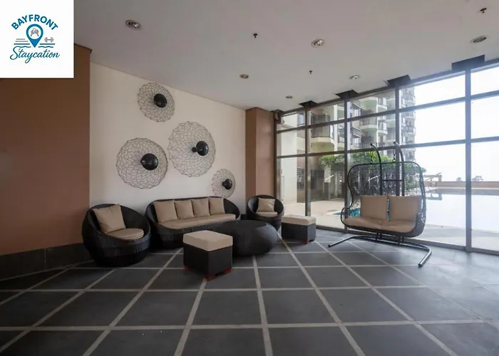 Apartment Bay Sunset With Balcony, Fast Wifi, Netflix, Pool, Gym & Sauna, Near Moa, Naia, Picc & Star City, Wfh Ready