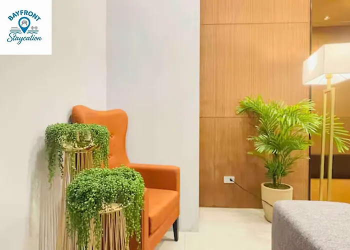 Apartment Bay Sunset With Balcony, Fast Wifi, Netflix, Pool, Gym & Sauna, Near Moa, Naia, Picc & Star City, Wfh Ready