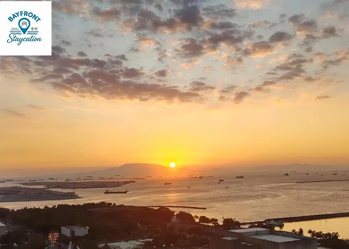 Sunset View With Balcony At The Radiance Bay, With Fast Wifi, Netflix, Pool, & Sauna, Near Moa, Naia, Picc & Star City, Wfh Ready - Pet Friendly * Manila