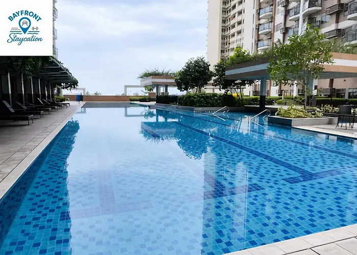 Apartment Bay Sunset With Balcony, Fast Wifi, Netflix, Pool, Gym & Sauna, Near Moa, Naia, Picc & Star City, Wfh Ready *