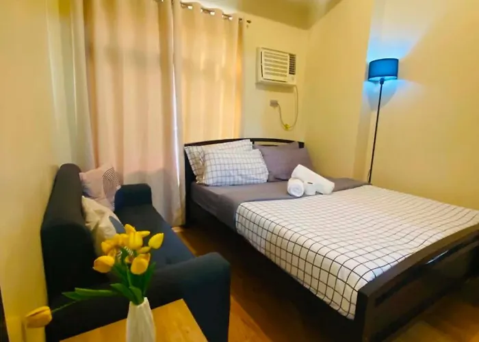 Sunset View With Balcony At The Radiance Bay, With Fast Wifi, Netflix, Pool, & Sauna, Near Moa, Naia, Picc & Star City, Wfh Ready - Pet Friendly Apartamento