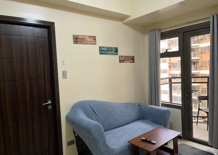 Sunset View With Balcony At The Radiance Bay, With Fast Wifi, Netflix, Pool, & Sauna, Near Moa, Naia, Picc & Star City, Wfh Ready - Pet Friendly Manila