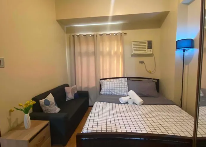Apartment Bay Sunset With Balcony, Fast Wifi, Netflix, Pool, Gym & Sauna, Near Moa, Naia, Picc & Star City, Wfh Ready