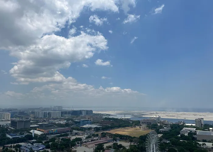 Sunset View With Balcony At The Radiance Bay, With Fast Wifi, Netflix, Pool, & Sauna, Near Moa, Naia, Picc & Star City, Wfh Ready - Pet Friendly * Manila