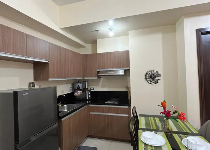 Sunset View With Balcony At The Radiance Bay, With Fast Wifi, Netflix, Pool, & Sauna, Near Moa, Naia, Picc & Star City, Wfh Ready - Pet Friendly Apartamento *