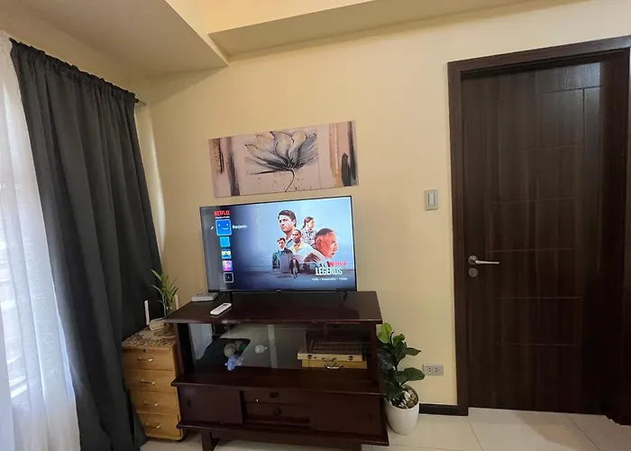 Bay Sunset With Balcony, Fast Wifi, Netflix, Pool, Gym & Sauna, Near Moa, Naia, Picc & Star City, Wfh Ready Apartment *