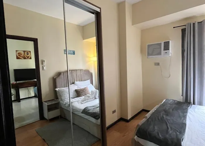 Sunset View With Balcony At The Radiance Bay, With Fast Wifi, Netflix, Pool, & Sauna, Near Moa, Naia, Picc & Star City, Wfh Ready - Pet Friendly * Manila