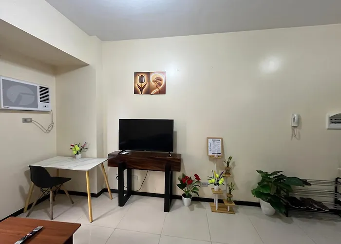 Apartment Bay Sunset With Balcony, Fast Wifi, Netflix, Pool, Gym & Sauna, Near Moa, Naia, Picc & Star City, Wfh Ready *
